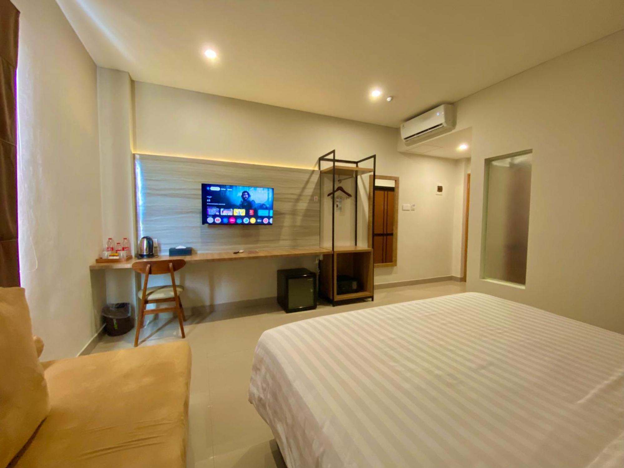 Front One Hotel Gombong Gombong  Екстериор снимка